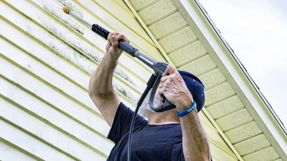 Power Washing Services: Why Clean Surfaces Matter Before Painting 3 power washing services